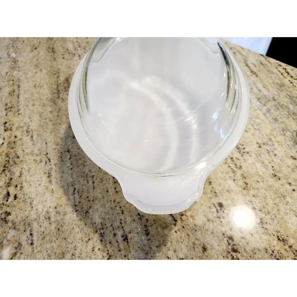 VTG Fire King Milk Glass 1-2Qt Casserole Dish With Lid #467. Reverse Label.